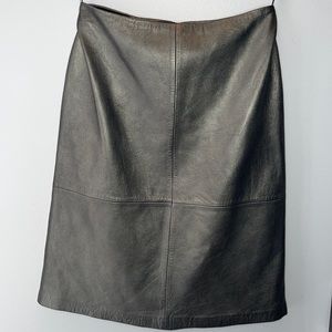 GAP 100% Genuine Leather Pewter Skirt Size 2